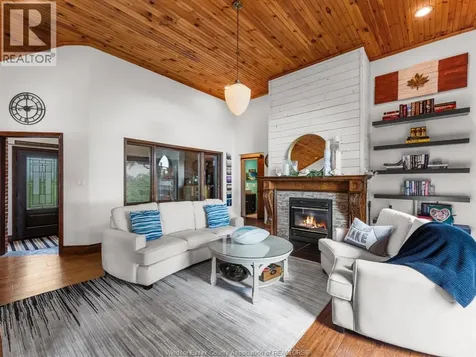 266 East Beach Road Leamington ON N8H 3V7