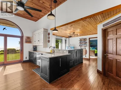 266 East Beach Road Leamington ON N8H 3V7