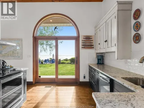 266 East Beach Road Leamington ON N8H 3V7