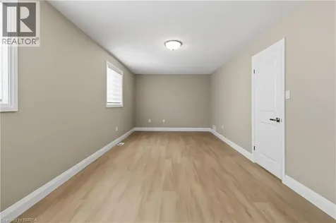 9 Norwich Street Brantford ON N3T 2B8