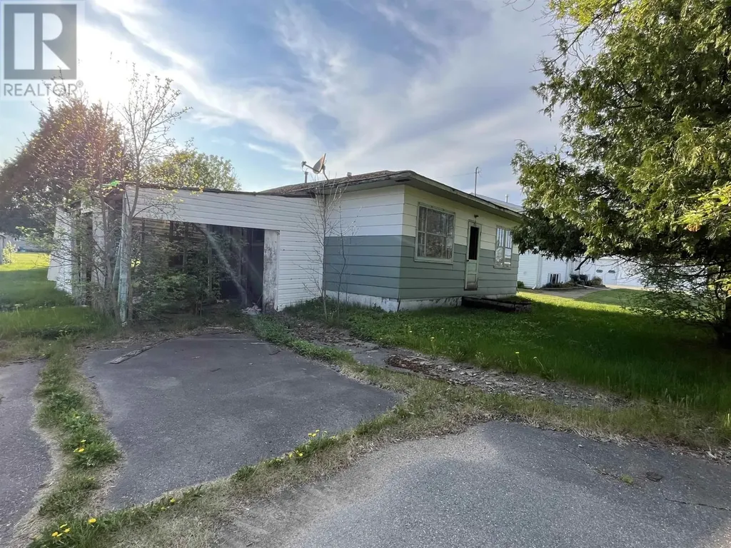 126 White Street Atikokan ON P0T 1C0