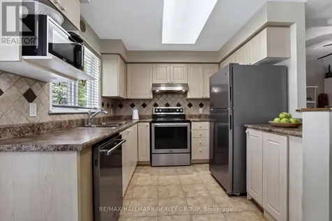 62 Briston Private Ottawa ON K1G 5P5