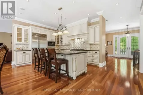 46 Lake Woods Drive Whitchurch-stouffville ON L4A 1P1