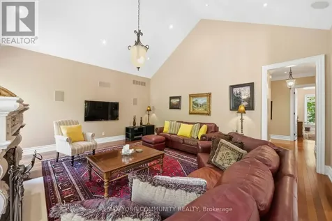 46 Lake Woods Drive Whitchurch-stouffville ON L4A 1P1