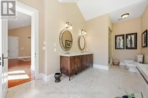 46 Lake Woods Drive Whitchurch-stouffville ON L4A 1P1