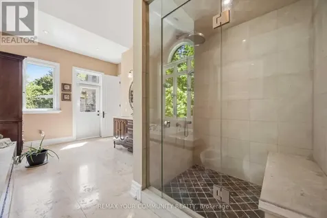 46 Lake Woods Drive Whitchurch-stouffville ON L4A 1P1