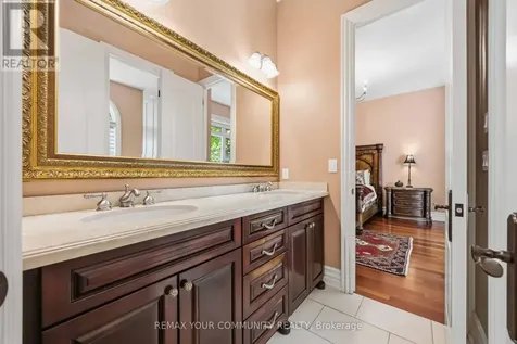 46 Lake Woods Drive Whitchurch-stouffville ON L4A 1P1