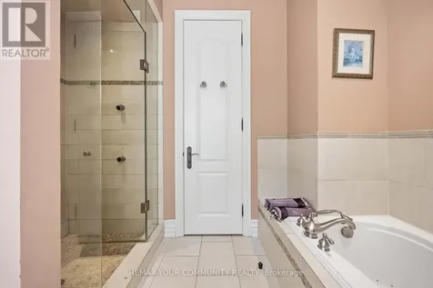 46 Lake Woods Drive Whitchurch-stouffville ON L4A 1P1