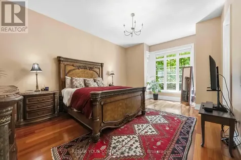 46 Lake Woods Drive Whitchurch-stouffville ON L4A 1P1