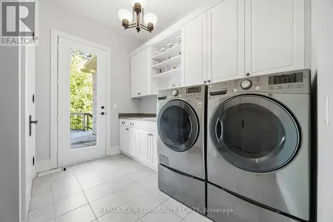 46 Lake Woods Drive Whitchurch-stouffville ON L4A 1P1