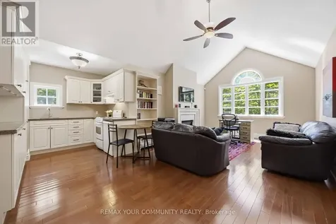 46 Lake Woods Drive Whitchurch-stouffville ON L4A 1P1