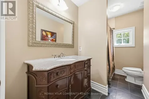 46 Lake Woods Drive Whitchurch-stouffville ON L4A 1P1