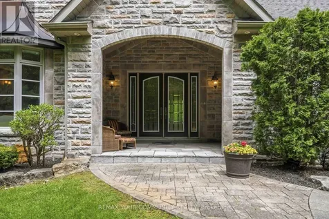 46 Lake Woods Drive Whitchurch-stouffville ON L4A 1P1