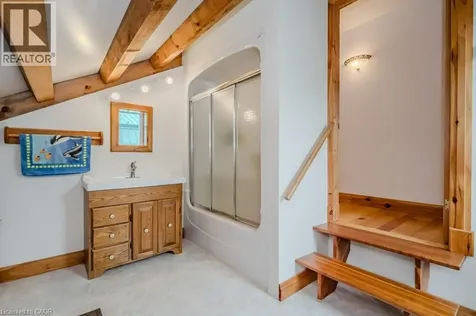 19 Eagle Road Tobermory ON N0H 2R0
