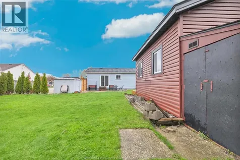 329 Parkside Drive Mcgregor ON N0R 1J0