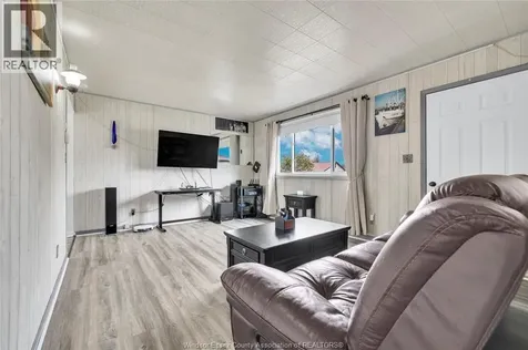 329 Parkside Drive Mcgregor ON N0R 1J0