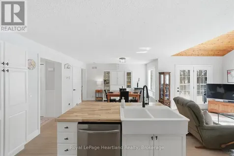 25 John Street West Minto ON N0G 1M0