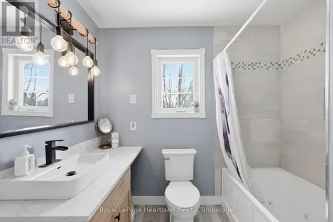 25 John Street West Minto ON N0G 1M0