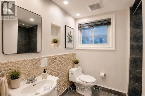 448-450 Holland Avenue Ottawa ON K1Y 0Z5