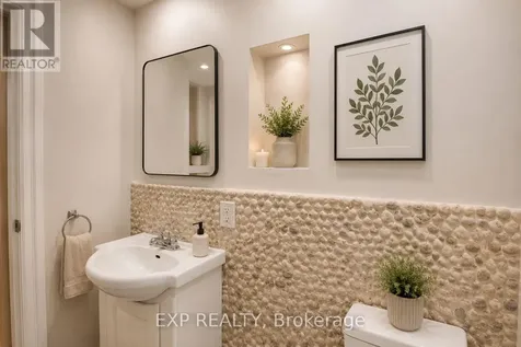 448-450 Holland Avenue Ottawa ON K1Y 0Z5