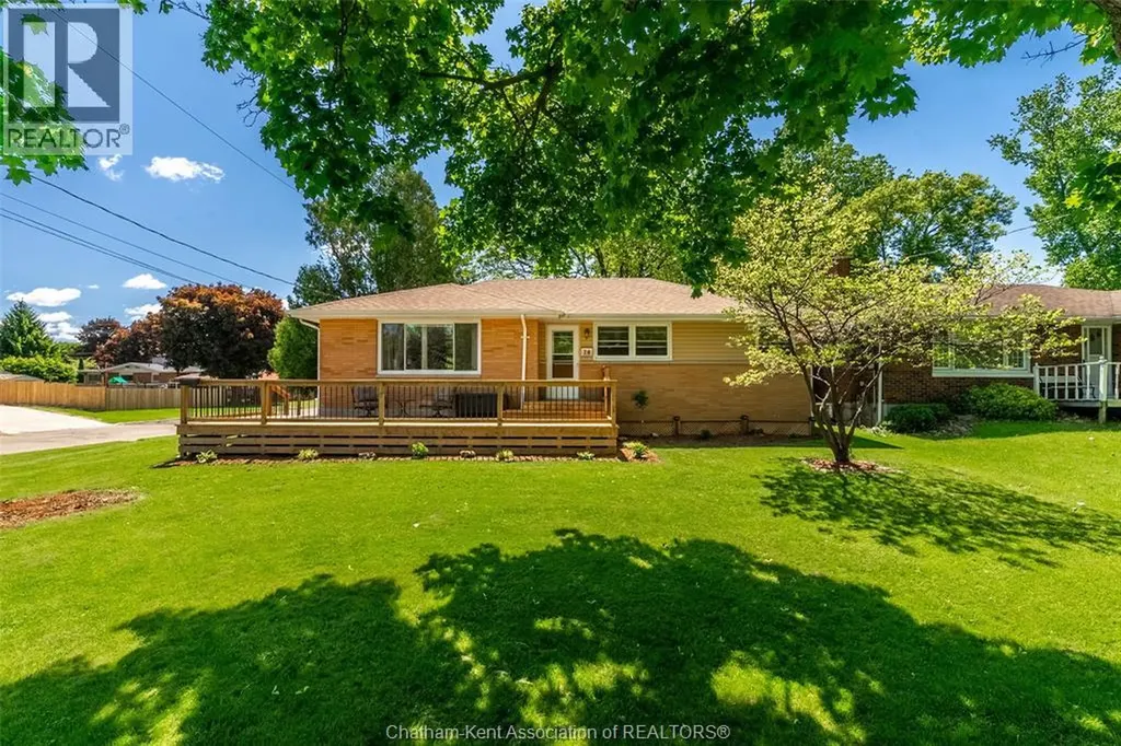 76 Ellis Street Chatham ON N7L 2L8