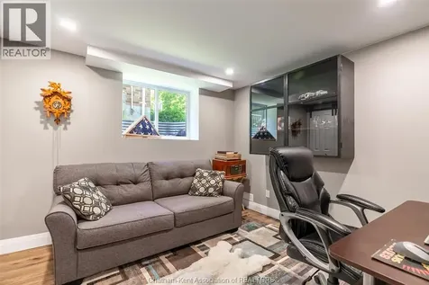 76 Ellis Street Chatham ON N7L 2L8