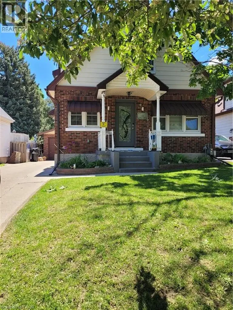 153 Arnold Street Kitchener ON N2H 6E4