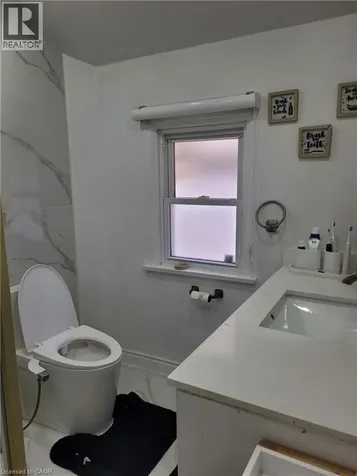 153 Arnold Street Kitchener ON N2H 6E4