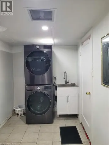 153 Arnold Street Kitchener ON N2H 6E4