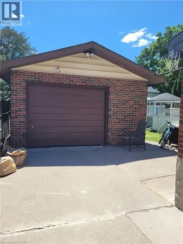 153 Arnold Street Kitchener ON N2H 6E4