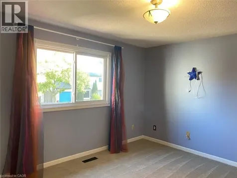 17 Hillsdale Court Dundas ON L9H 6K1