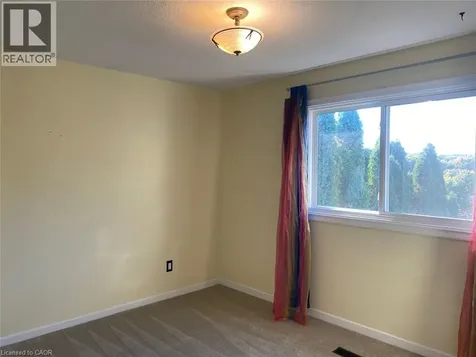 17 Hillsdale Court Dundas ON L9H 6K1