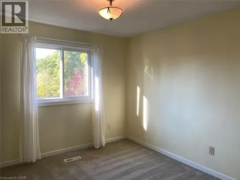 17 Hillsdale Court Dundas ON L9H 6K1