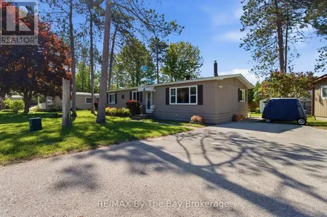 3 Golf Avenue Wasaga Beach ON L9Z 1K2