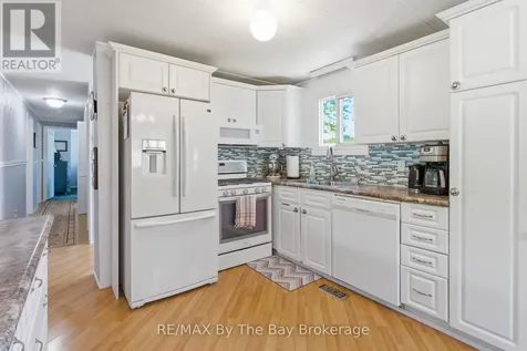 3 Golf Avenue Wasaga Beach ON L9Z 1K2