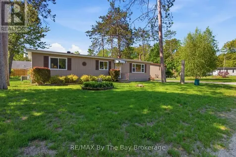 3 Golf Avenue Wasaga Beach ON L9Z 1K2