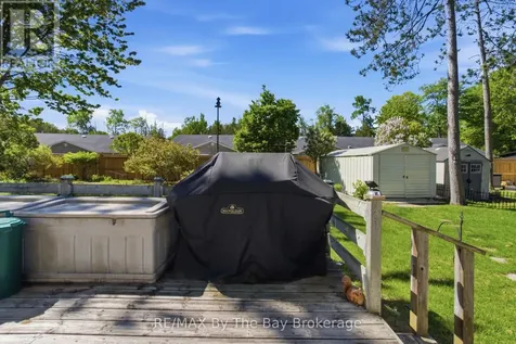 3 Golf Avenue Wasaga Beach ON L9Z 1K2