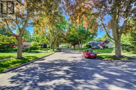 14 Viewmont Close Kitchener ON N2A 1K1