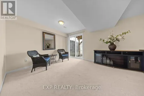 628 Pepperville Crescent Ottawa ON K2M 0E8