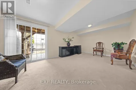 628 Pepperville Crescent Ottawa ON K2M 0E8