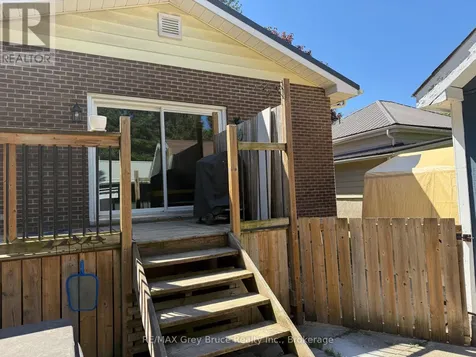 1427 5th \"A\" Avenue West Owen Sound ON N4K 5E5