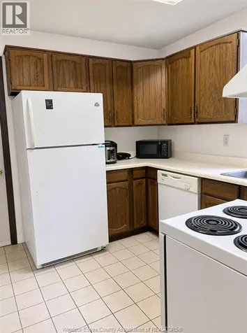 494 Rankin Windsor ON N9B 2R7