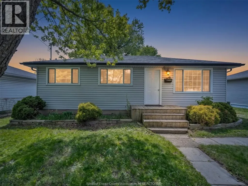 1583 Ferndale Avenue Windsor ON N8T 2K3