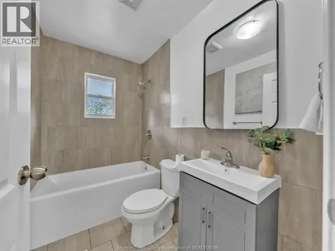 1583 Ferndale Avenue Windsor ON N8T 2K3