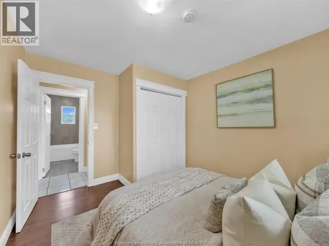 1583 Ferndale Avenue Windsor ON N8T 2K3