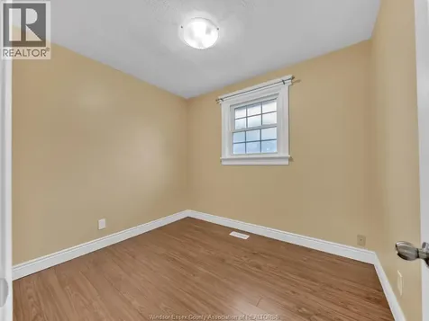 1583 Ferndale Avenue Windsor ON N8T 2K3