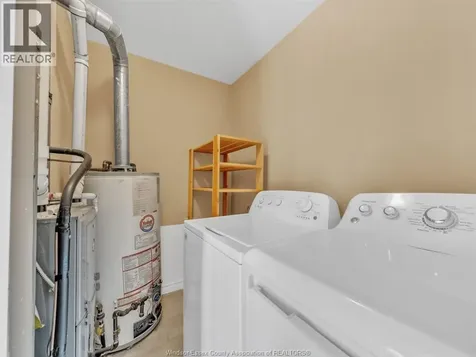 1583 Ferndale Avenue Windsor ON N8T 2K3