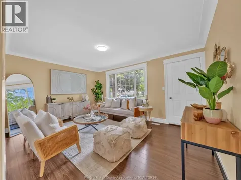 1583 Ferndale Avenue Windsor ON N8T 2K3