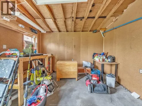 1583 Ferndale Avenue Windsor ON N8T 2K3