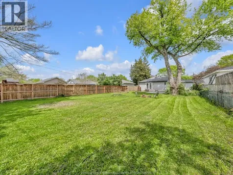 1583 Ferndale Avenue Windsor ON N8T 2K3